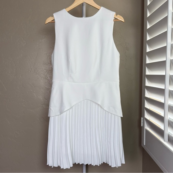 SOLD - Picture 4 of 11